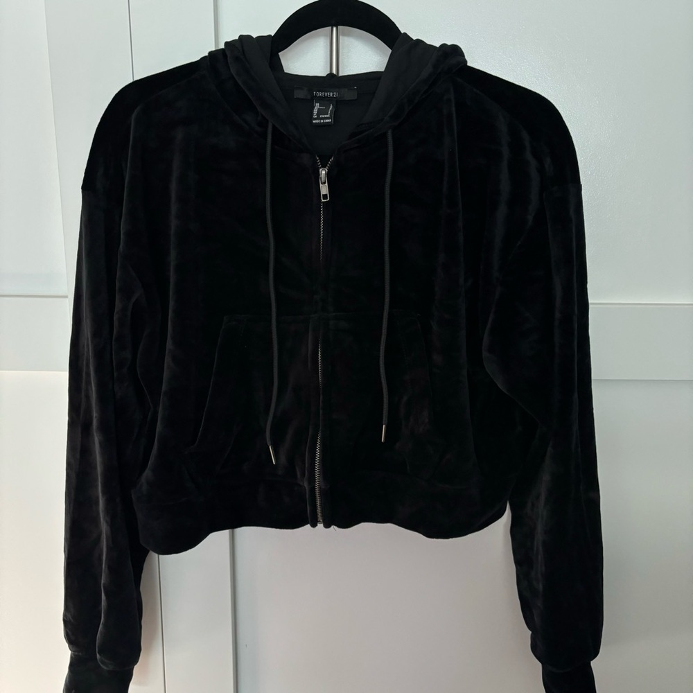 NWOT Forever 21 Black Velour Tracksuit Size Large